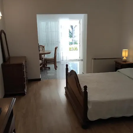 Sun Apartment *