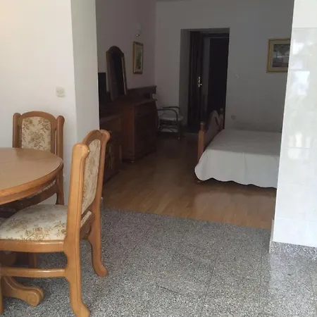 Sun Apartment *